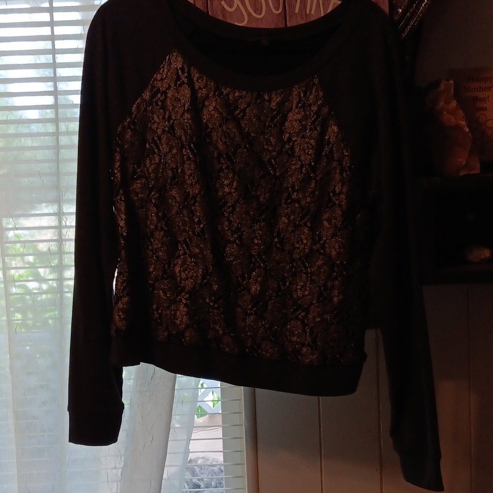 Long sleeved sweetheart with lace